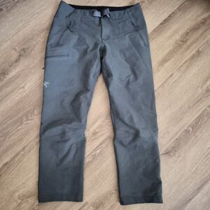 Arc'teryx Men's Dark Gray Technical Cargo Pants 34